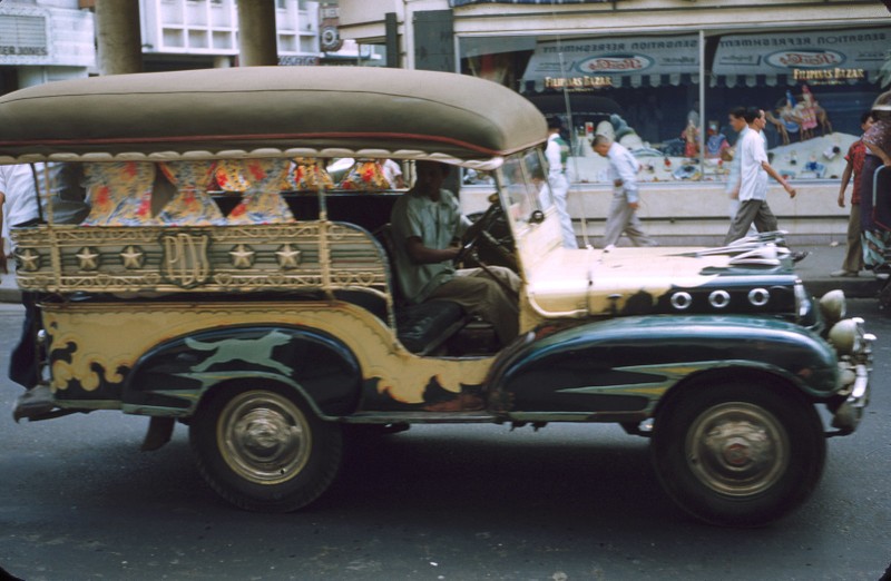 Loat anh mau cuc hiem ve thu do cua Philippines nam 1954-Hinh-3