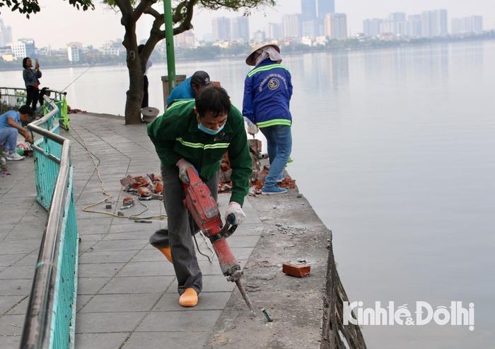 Ha Noi: Lan can ho Tay duoc thay moi, dep va an toan hon-Hinh-6