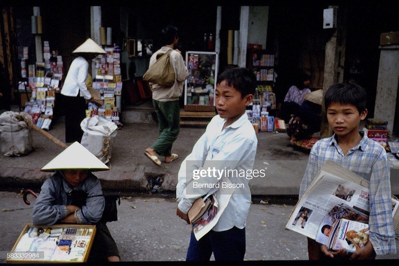 Anh cuc quy ve Ha Noi nam 1993 cua Bernard Bisson-Hinh-7