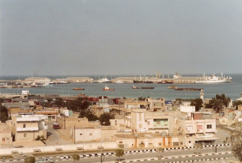 Loat anh quy hiem ve dat nuoc Qatar thap nien 1980 (1)-Hinh-11