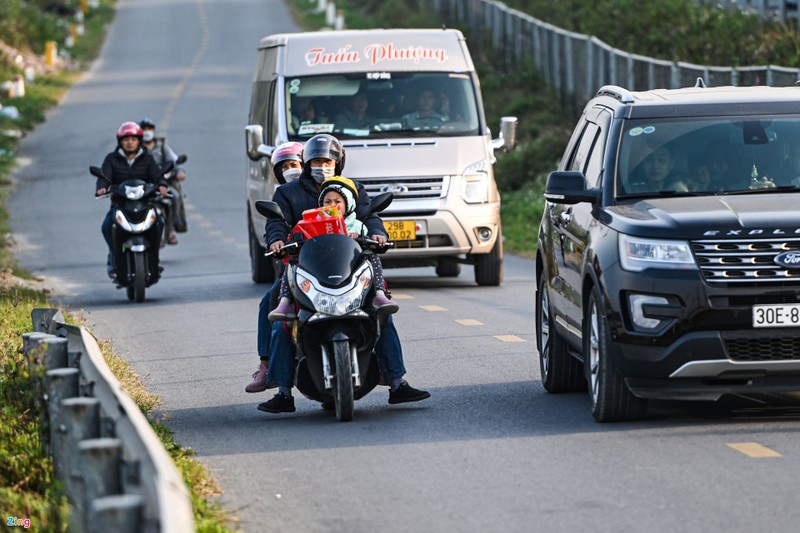 Chua het nghi Tet, duong ve Ha Noi tac cung tu chieu den toi-Hinh-11