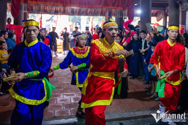 Tieu dong, Ngoc nu va cac vi Tam da tai le hoi o vung dat Kinh Bac-Hinh-12