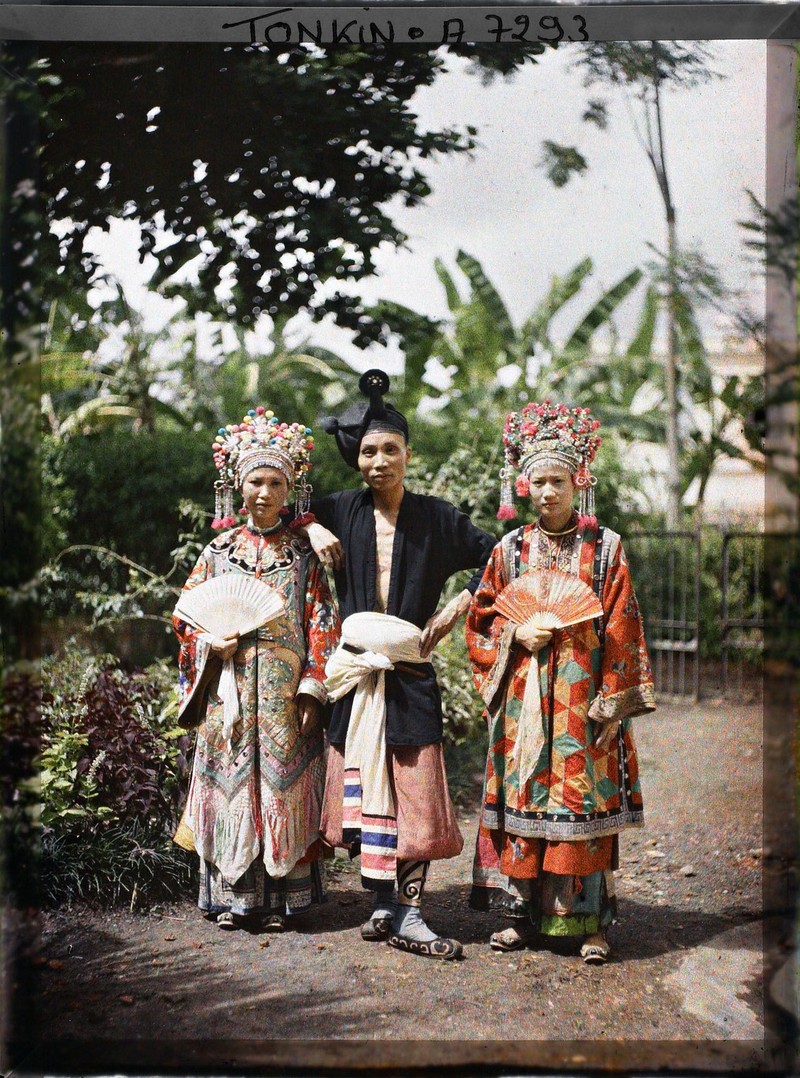 Loat anh chan dung mau hiem doc chup o Ha Noi nam 1915-Hinh-11