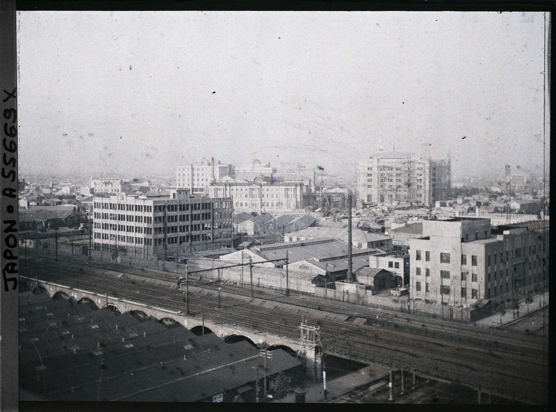 Choang ngop voi kien truc hien dai cua Tokyo nam 1926 (2)