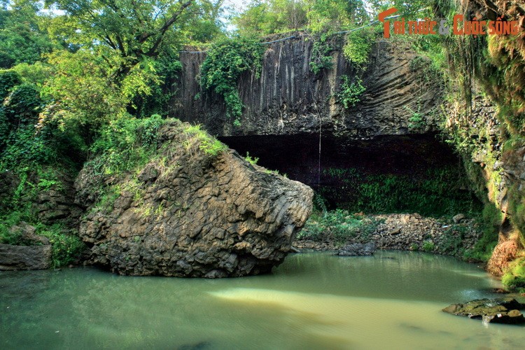 Ky thu “Ganh Da Dia” ben thac nuoc noi tieng Tay Nguyen-Hinh-9