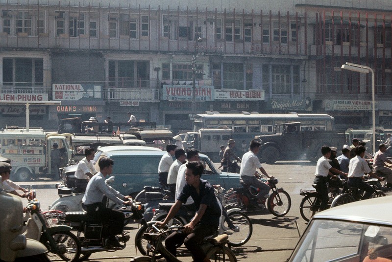 Anh thu vi ve duong Pham Ngu Lao o Sai Gon nhung nam 1960-Hinh-7