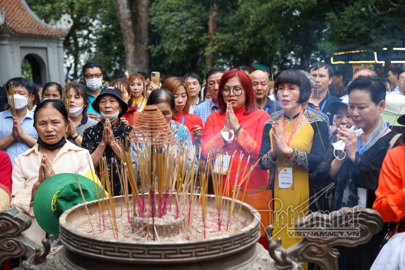 Doan kieu bao dang huong tuong niem cac Vua Hung-Hinh-4