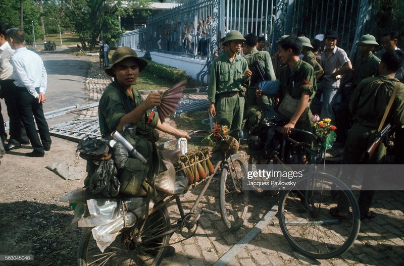 Sai Gon ngay 30/4/1975 qua anh doc cua nhiep anh gia Phap-Hinh-7