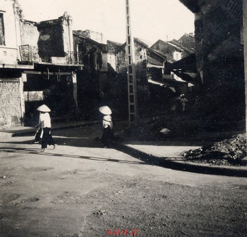 Anh lan dau cong bo ve Ha Noi nam 1946-Hinh-5