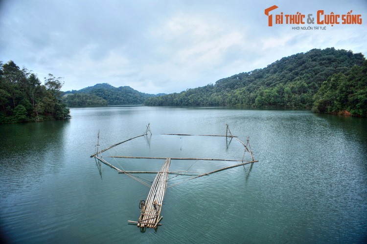 Kham pha ho nuoc duoc vi nhu “Vinh Ha Long” cua Dien Bien-Hinh-3