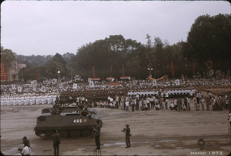 Anh dang quy ve cuoc duyet binh dac biet o Ha Noi nam 1973-Hinh-6