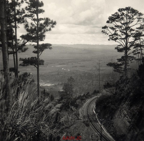 Ngam phong canh hoang so tren duong di Da Lat nam 1934