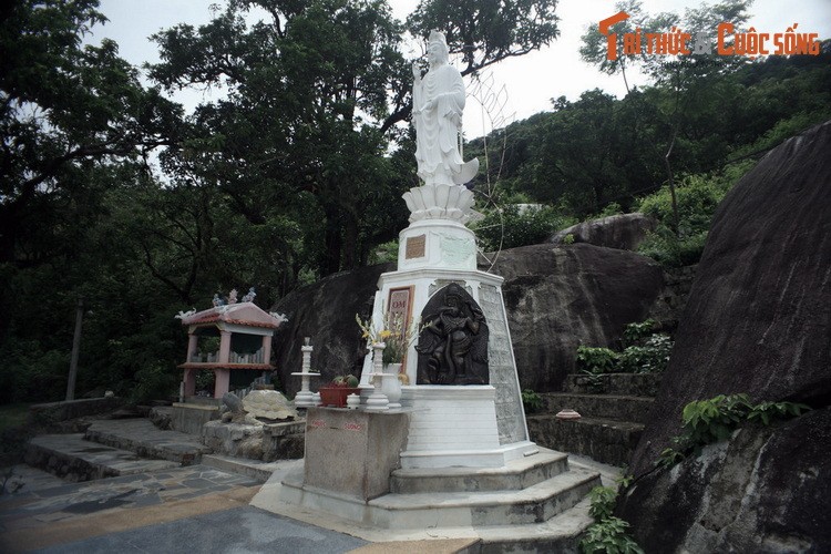 Sự lạ khó tin ở Thiên Sanh Thạch tự trứ danh Bình Định - Hình 11 Su la kho tin o Thien Sanh Thach tu tru danh Binh Dinh-Hinh-11