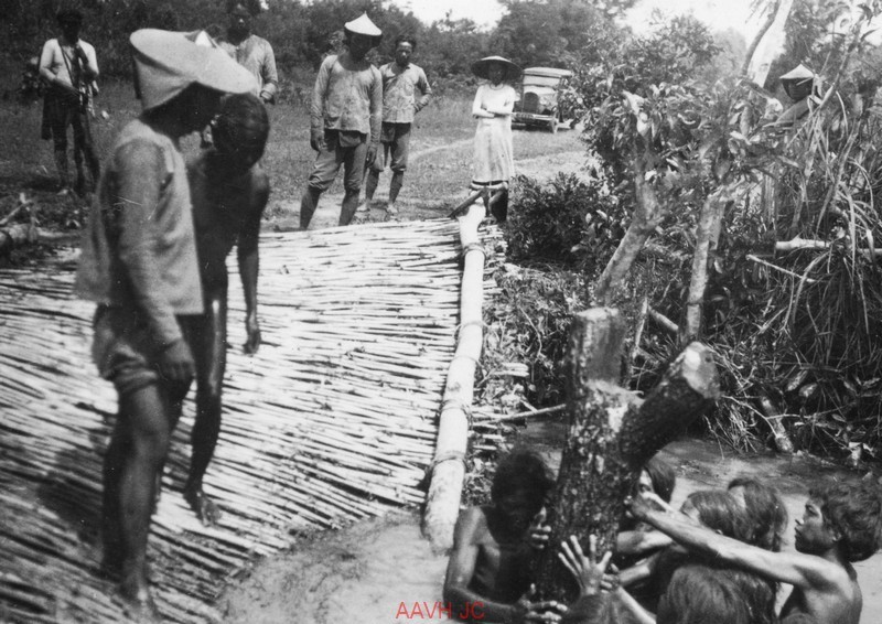 Loat anh cuc hiem ve vung dat Kontum nam 1932-Hinh-11