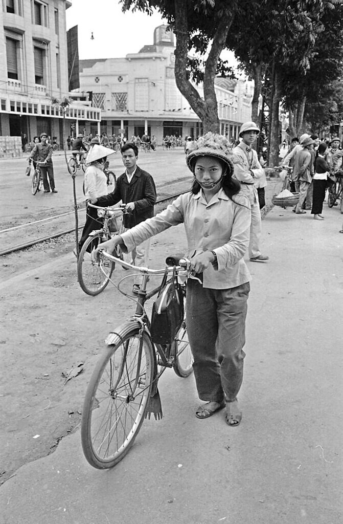 Anh kho quen ve phu nu Ha Noi nam 1973-Hinh-2