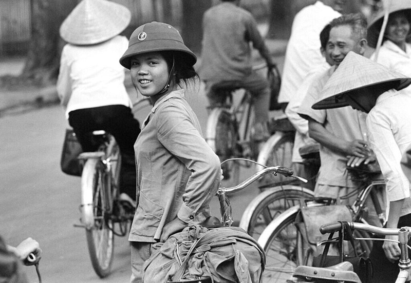 Anh kho quen ve phu nu Ha Noi nam 1973