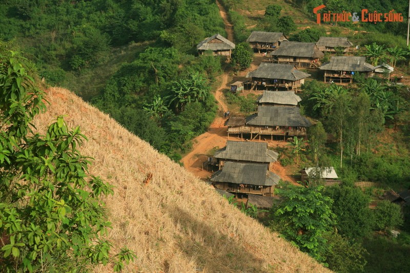 Cung duong “song lung khung long” dep sieu thuc giua Son La va Dien Bien-Hinh-2