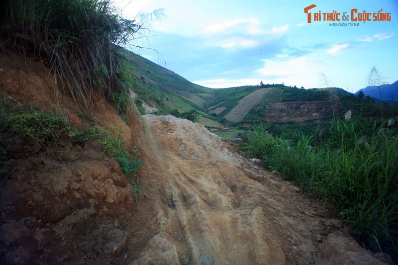 Thot tim cung duong loi suoi treo deo kham pha thap co Tay Bac-Hinh-20