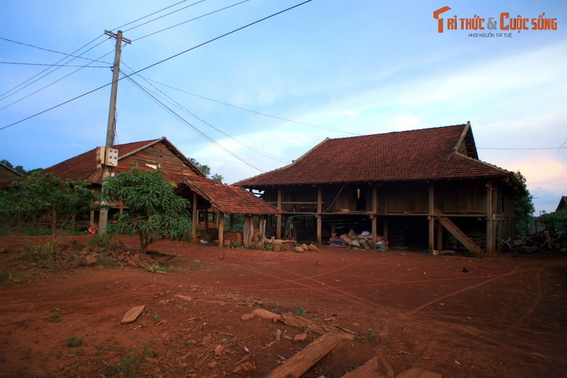 Diem dung chan dac biet tren duong tu Ban Don di Pleiku-Hinh-10