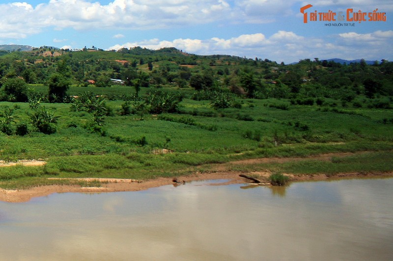 Giai thoai dam nuoc mat ve dong song 