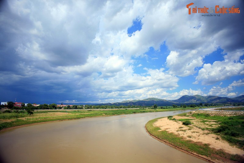 Giai thoai dam nuoc mat ve dong song 