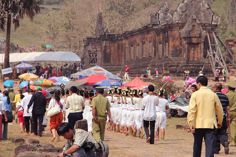 Kham pha khu den co noi tieng nhat dat nuoc Lao-Hinh-10