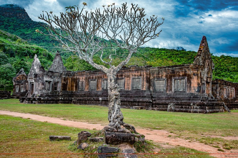 Kham pha khu den co noi tieng nhat dat nuoc Lao-Hinh-4