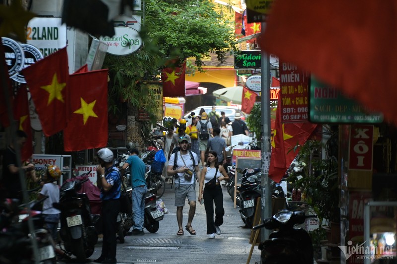 Pho phuong Ha Noi thanh binh ngay nghi le Quoc khanh-Hinh-2