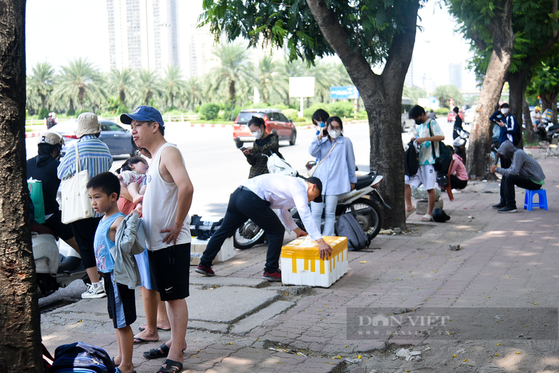 Ve que muon, nhieu nguoi van khong thoat khoi canh cho doi dip le 2/9-Hinh-2