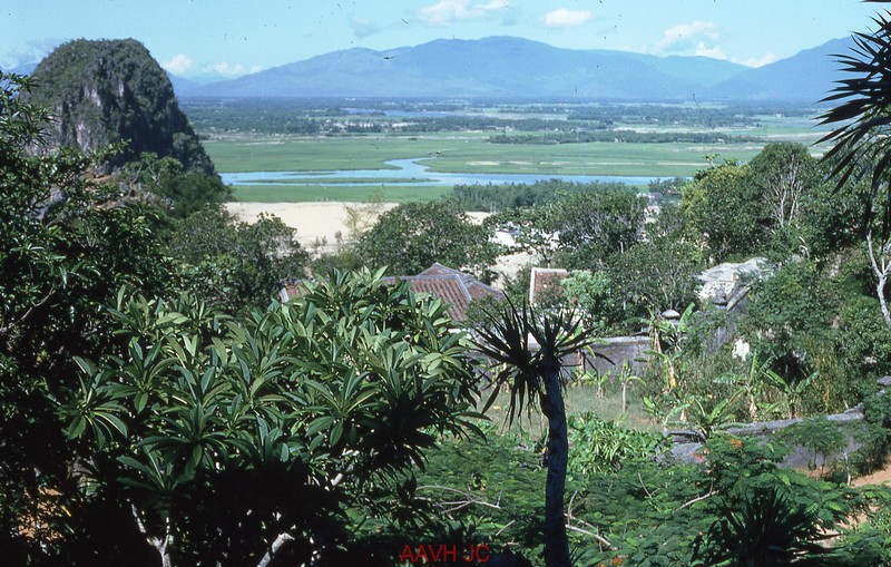 Chiem nguong loat anh mau cuc quy ve Viet Nam nam 1959-Hinh-7