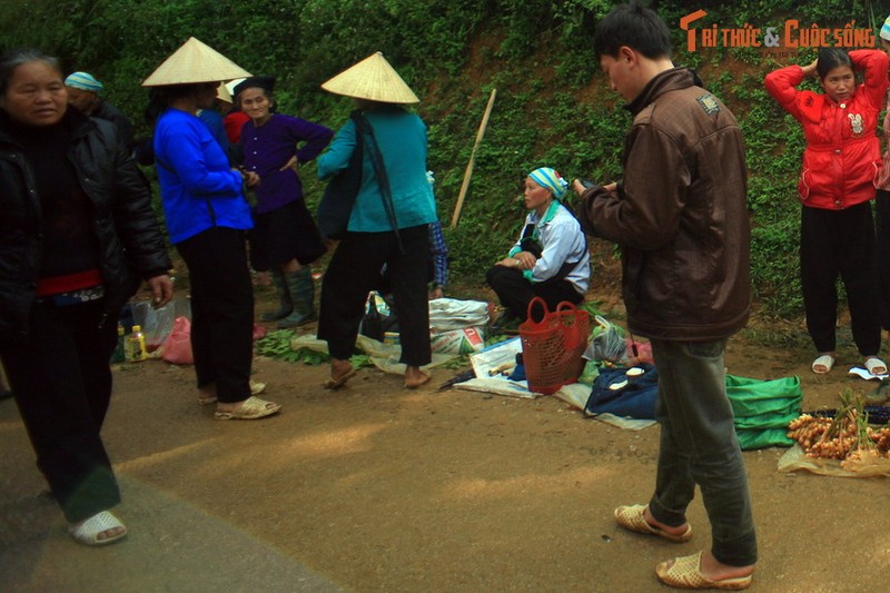 Dieu dac biet hap dan o cho phien Hung Dao noi dia dau dat nuoc-Hinh-3