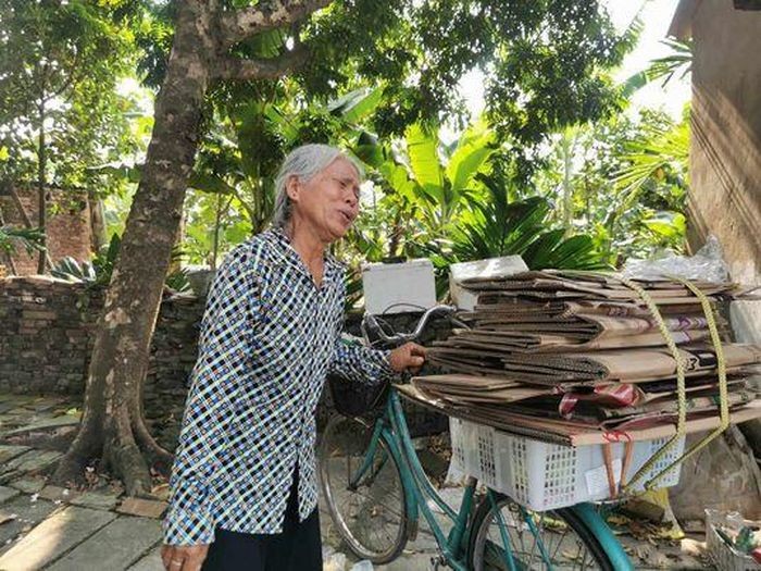 Can bo xa tuyen bo vo hui, nhieu nguoi roi canh hoang loan