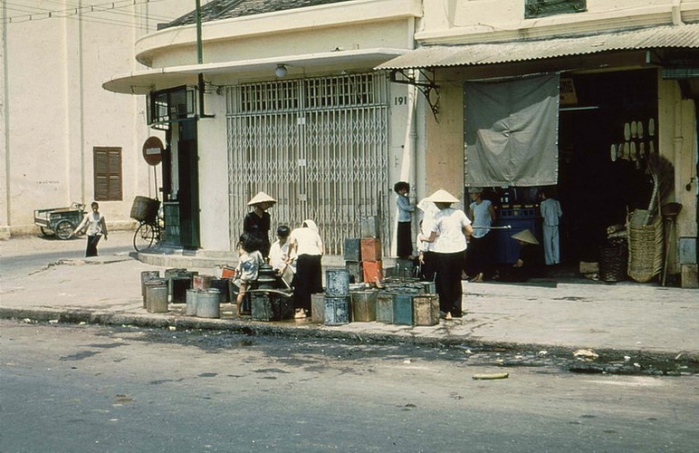 Hinh doc: Muu sinh tren duong pho Sai Gon nam 1956-Hinh-4