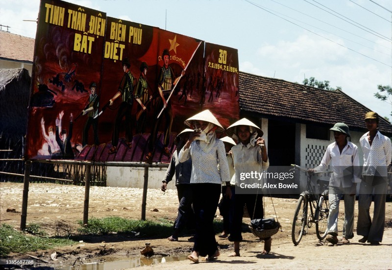 Loat anh phai xem ve thi xa Dien Bien Phu 40 nam truoc