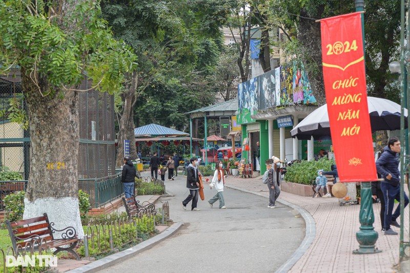 Dong vat o vuon thu Ha Noi duoc dot lua de suoi am