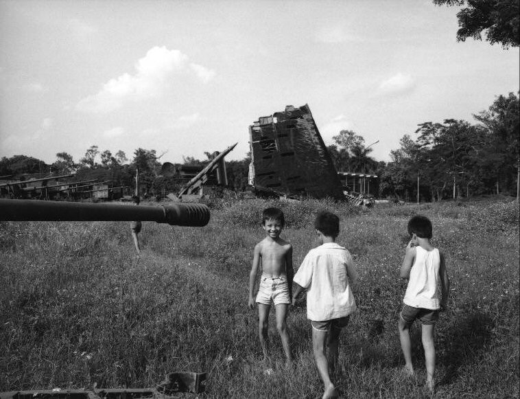 Ngam loat anh cuc sinh dong ve cuoc song o Ha Noi nam 1992-Hinh-5