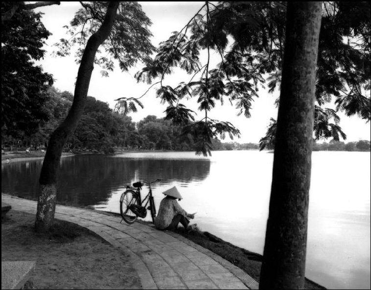 Ngam loat anh cuc sinh dong ve cuoc song o Ha Noi nam 1992-Hinh-7