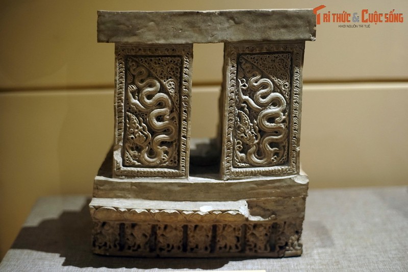 Vẻ đẹp ngàn năm của cổ vật hình Rồng vô giá nhất Việt Nam - Hình 3 Ve dep ngan nam cua co vat hinh Rong vo gia nhat Viet Nam-Hinh-3