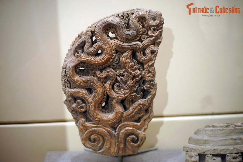 Vẻ đẹp ngàn năm của cổ vật hình Rồng vô giá nhất Việt Nam - Hình 6 Ve dep ngan nam cua co vat hinh Rong vo gia nhat Viet Nam-Hinh-6