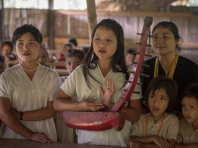 Tiet lo bat ngo ve trong dong “Viet co” cua toc nguoi Myanmar-Hinh-7