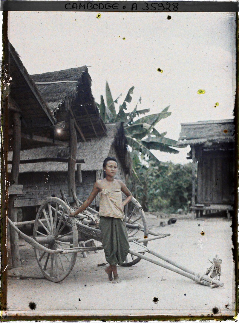 Ve dep moc cua thon nu Campuchia trong anh mau 1921-Hinh-2