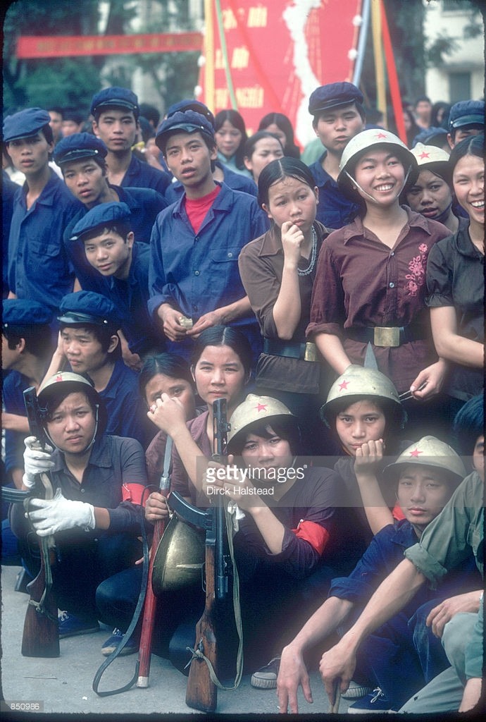 Phu nu ba mien Viet Nam nam 1980 qua anh cua pho nhay My