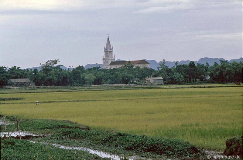 Lang nguoi truoc ve dep hoang so cua Ninh Binh nam 1991-Hinh-9