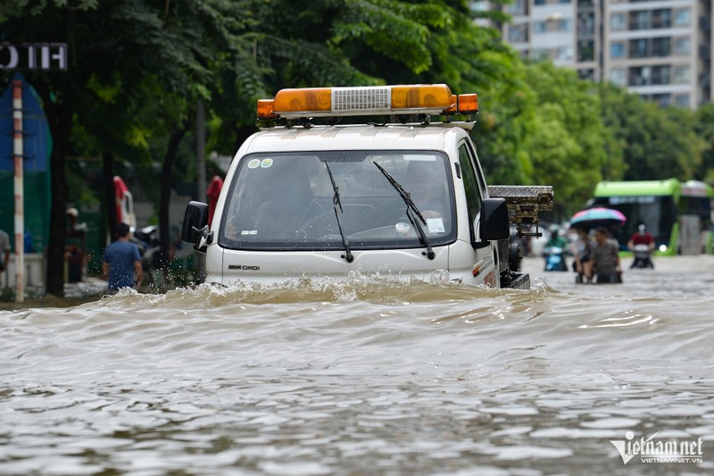 Khu biet thu 'thien duong' o Ha Noi chim sau trong nuoc suot 2 ngay-Hinh-10