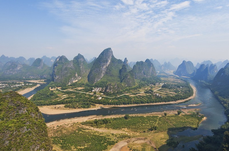 Canh tuong sieu thuc tren dong song ky ao nhat Trung Quoc