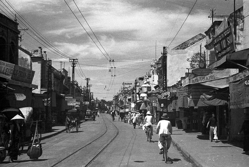 Anh cuc quy ve pho Hang Dao o Ha Noi tram nam truoc-Hinh-12