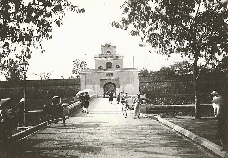 Loat anh quy gia ve Co do Hue nhung nam 1919-1926