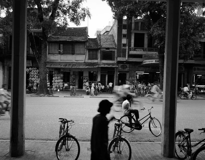 Loat anh quy hon vang ve pho Hang Bong o Ha Noi xua-Hinh-11