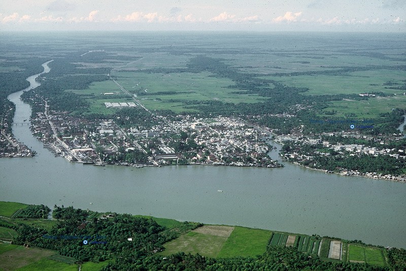 Loat anh hiem co ve Vinh Long thap nien 1960 nhin tu may bay-Hinh-4