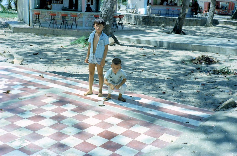 Tre em Vung Tau nam 1967-1968 qua ong kinh nguoi My